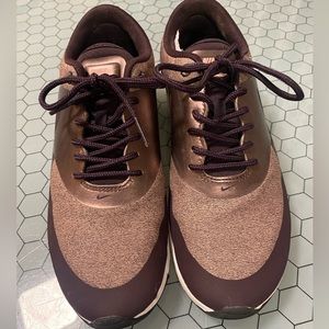 Nike Air Max Thea. Size 7.5. Gently worn